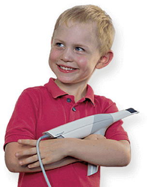 Junge mit Zahnbürste